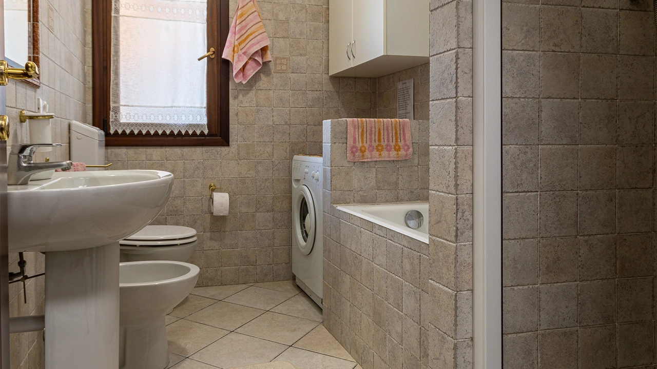 Appartamento con Piscina vista mare – Imperia