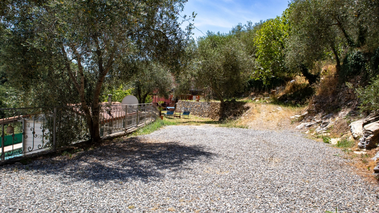 Casa VIOLA | relax immerso negli ulivi vicino Dolcedo